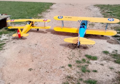 Le Bucker Jungmeister et le Stearman PT18